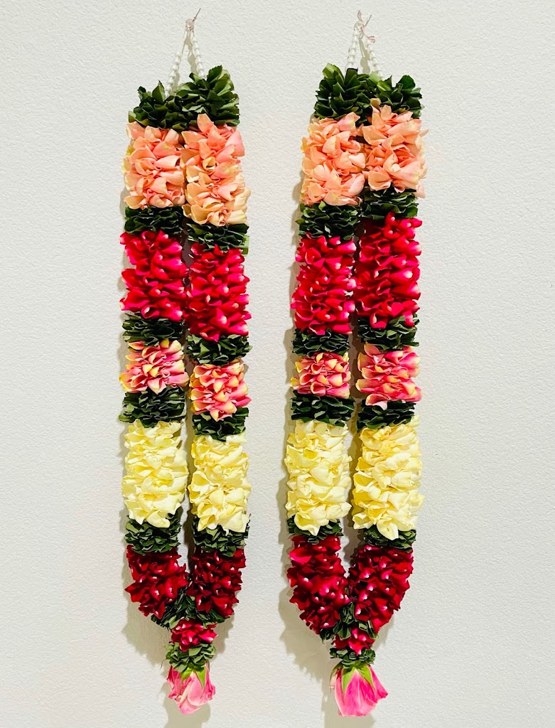 Delight Garland Hub