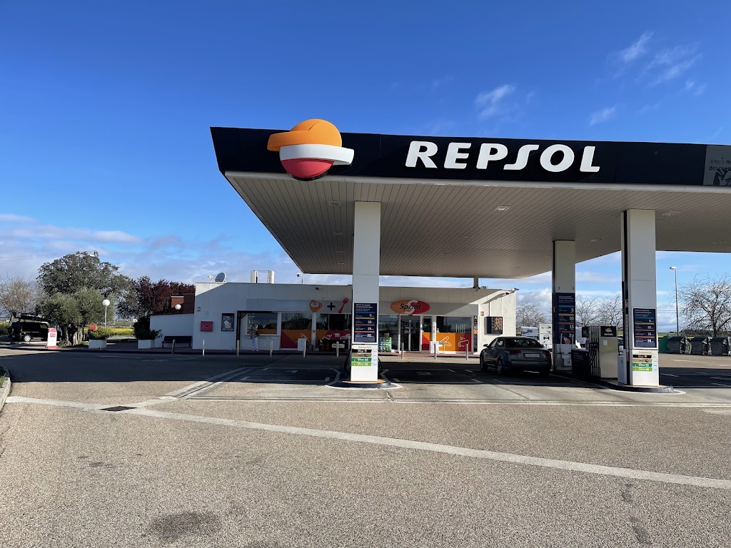 Estacion de Servicio Repsol — Exterior