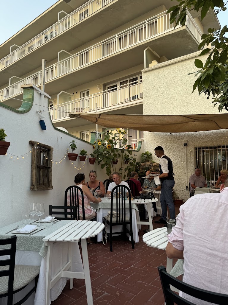 Caliu Restaurant — Ambiente