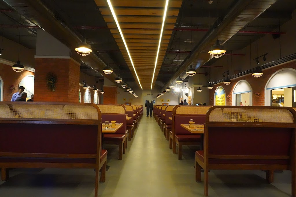 Maharaja Express Train Restaurant Amr Planet Ecil