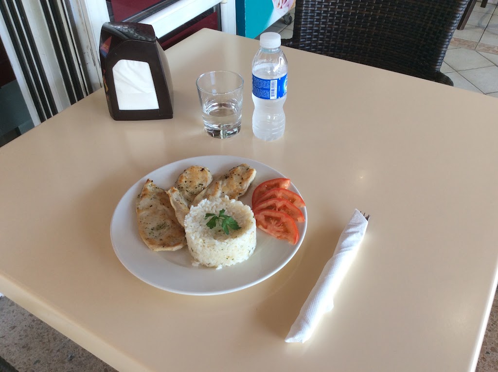 Cafe Las Caracolas — Comida y bebida