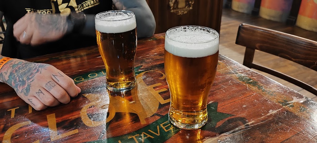 The Clover Irish Golf Tavern — Bar