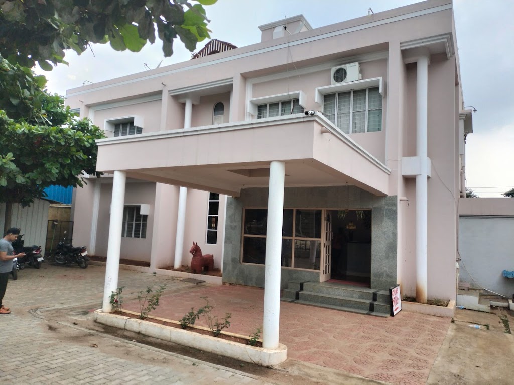 Oyo 819669 Ganga Yatri Nivas