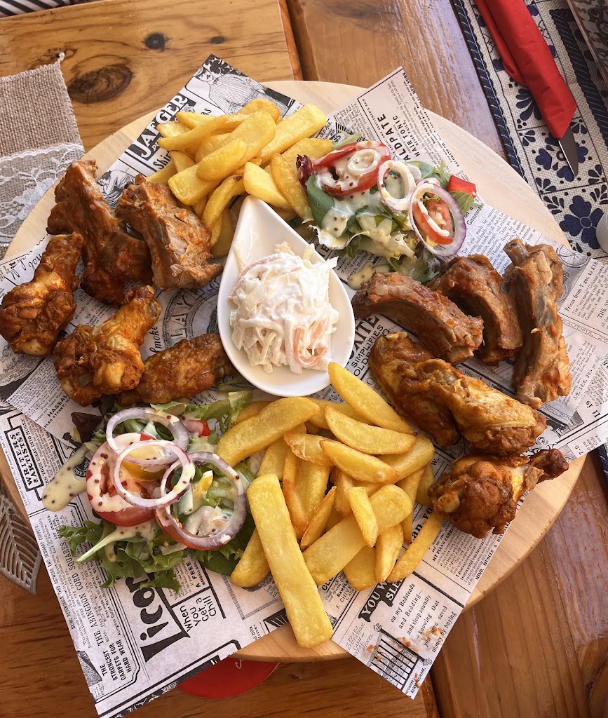 Fire House Bar — Comida y bebida