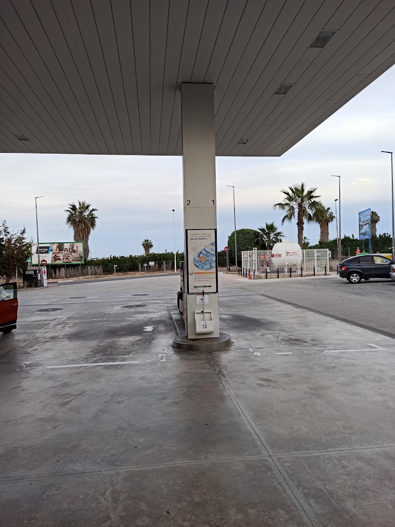 Estacion de Servicio Repsol — Surtidor de combustible