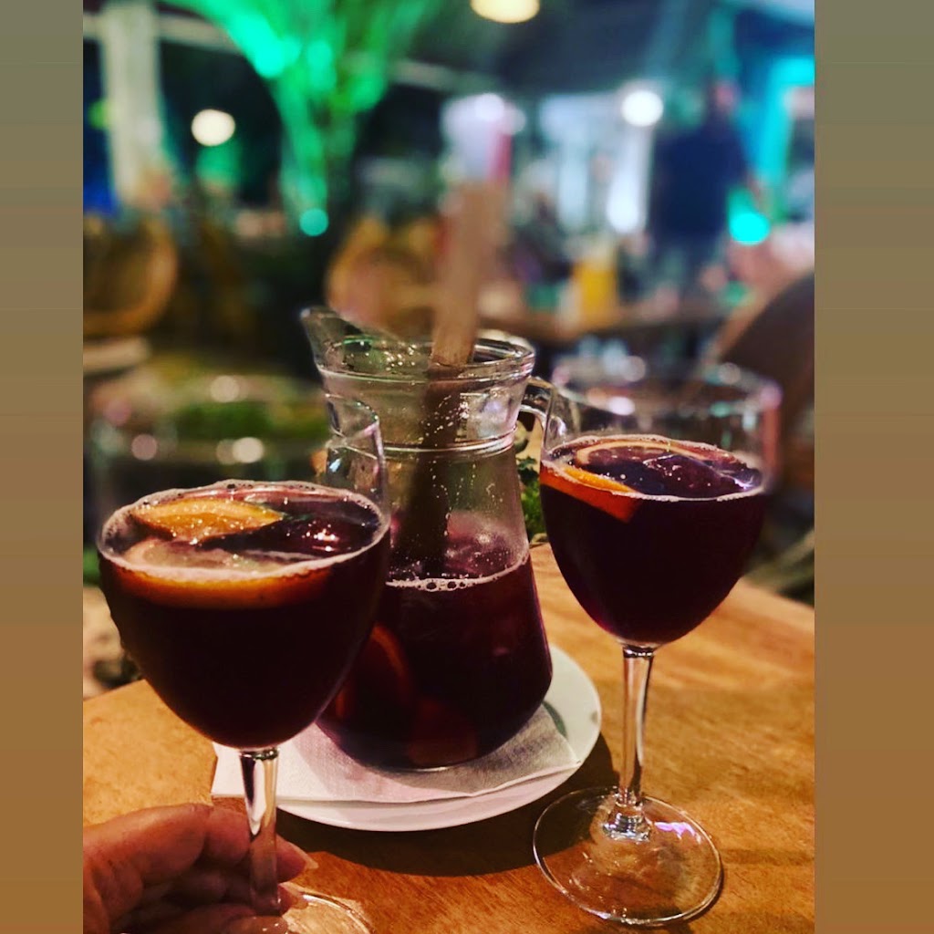Restaurant Maui Beach Club — Comida y bebida