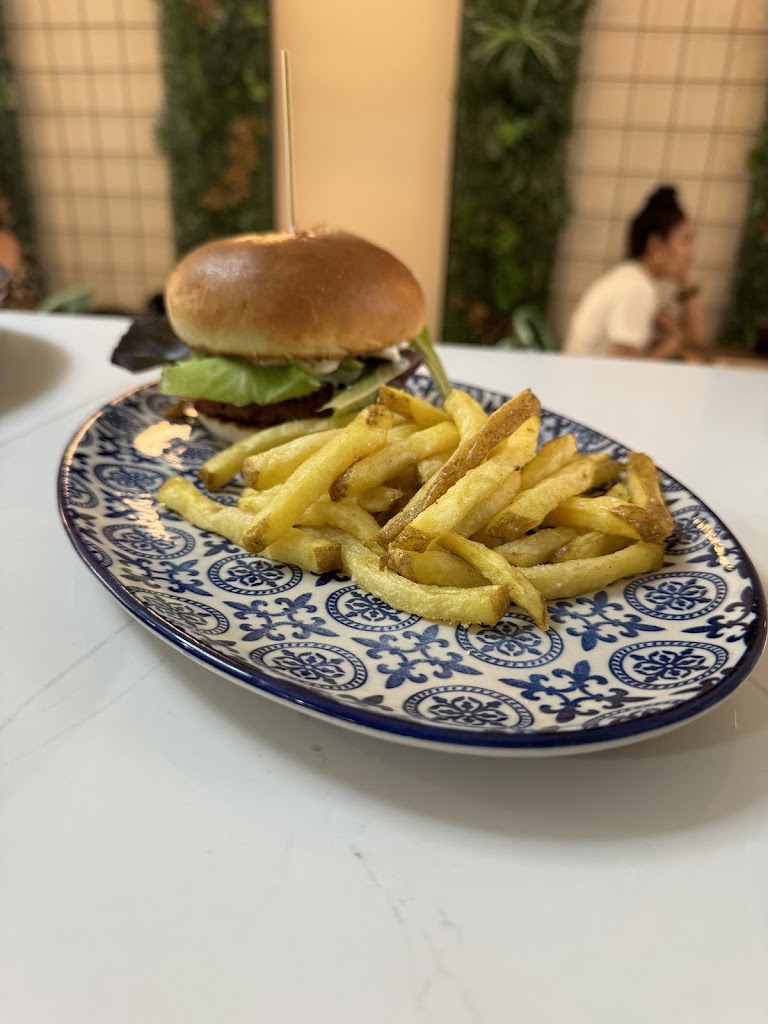 Nomada restaurant & brunch — Comida y bebida