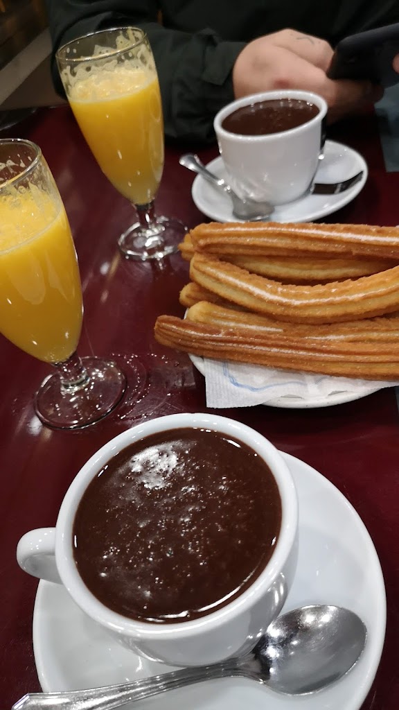 Churreria JF — Comida y bebida