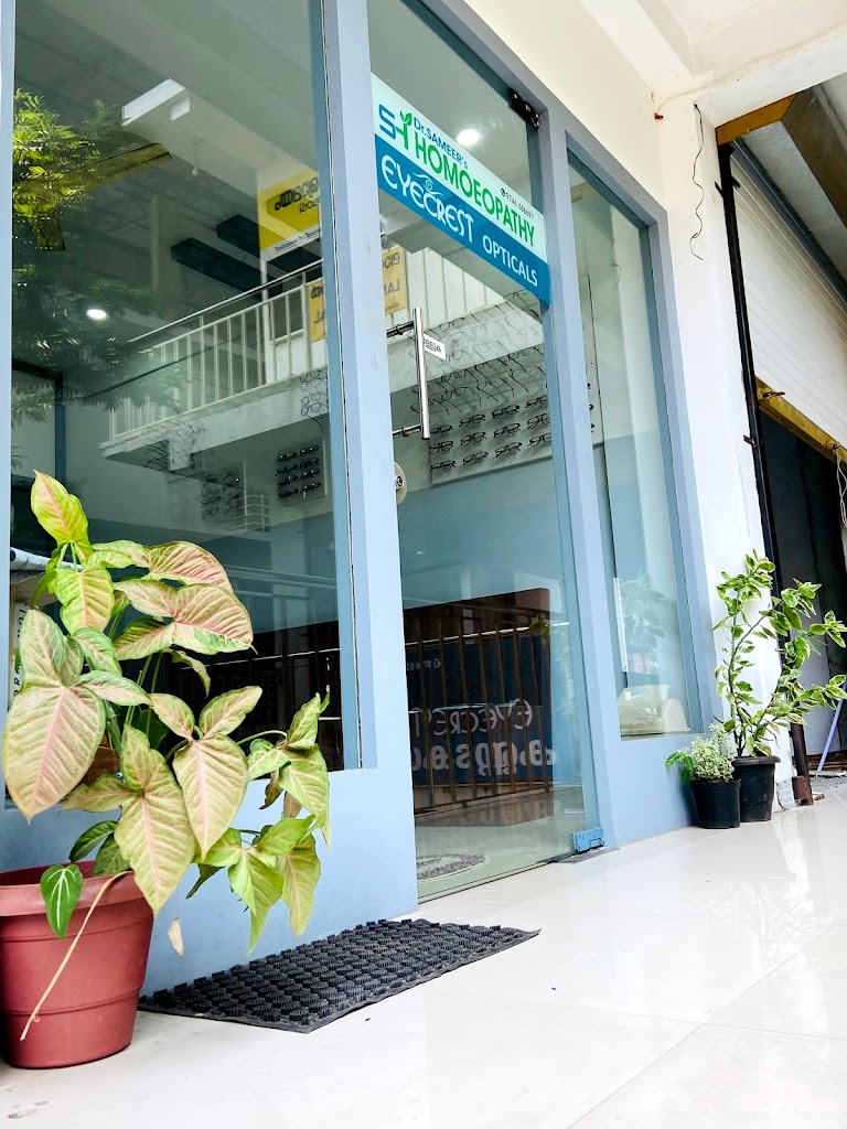 Eyecrest Opticals And Eyeclinic