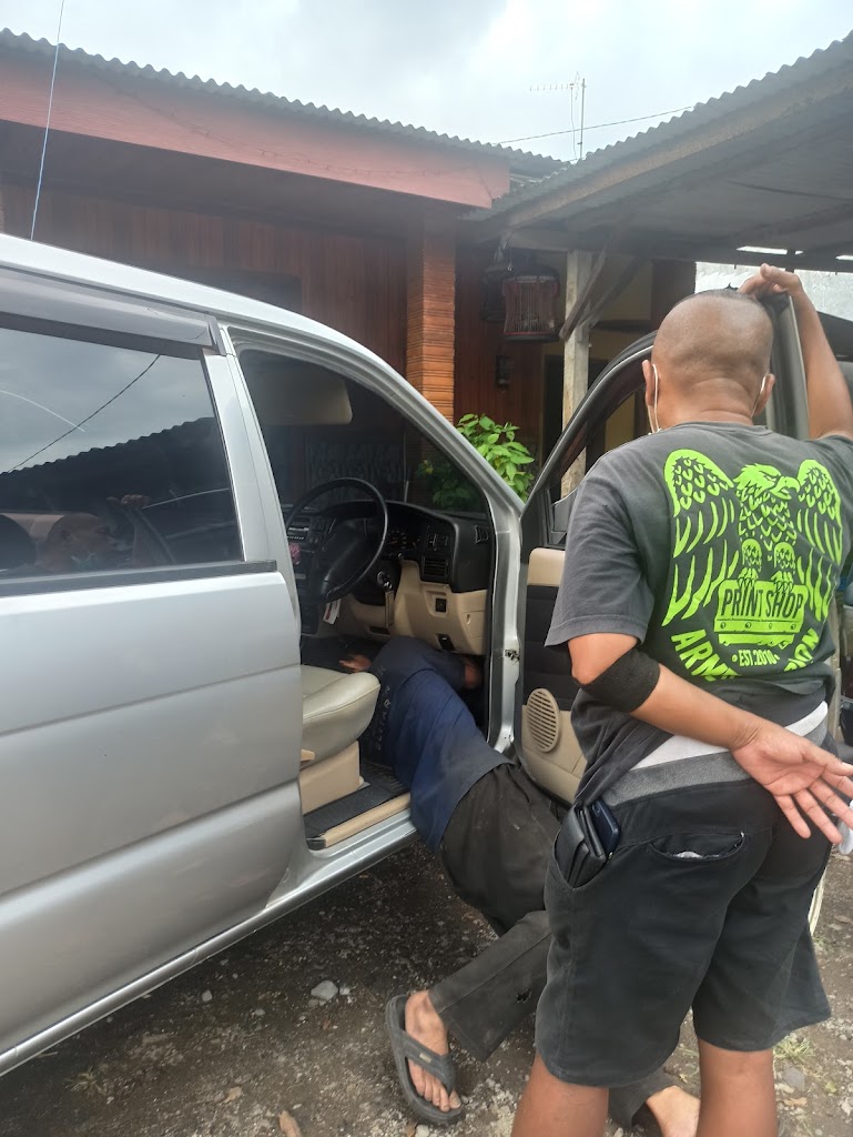 Bengkel Mobil Karman Motor