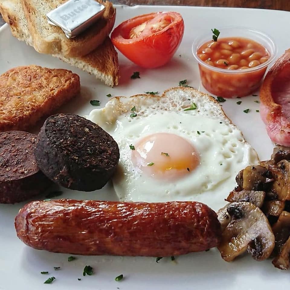 The Auld Triangle — Comida y bebida