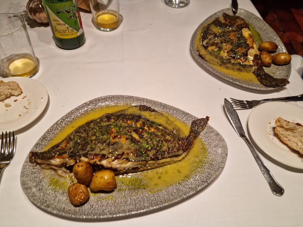 Restaurante El Portalon - Vitoria — Comida y bebida