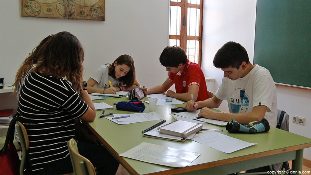 Centro de Estudios EDES — Aula