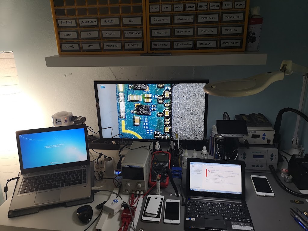 iPhone RepairCenter — Interior