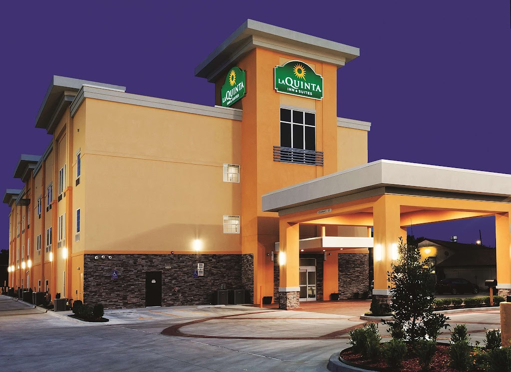 La Quinta Inn & Suites by Wyndham Claremore - Hotel in Claremore , United States of America