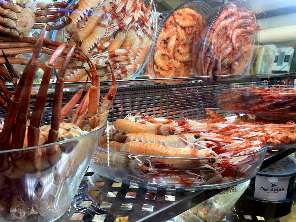 Vinoteca Castano la Motilla — Comida y bebida