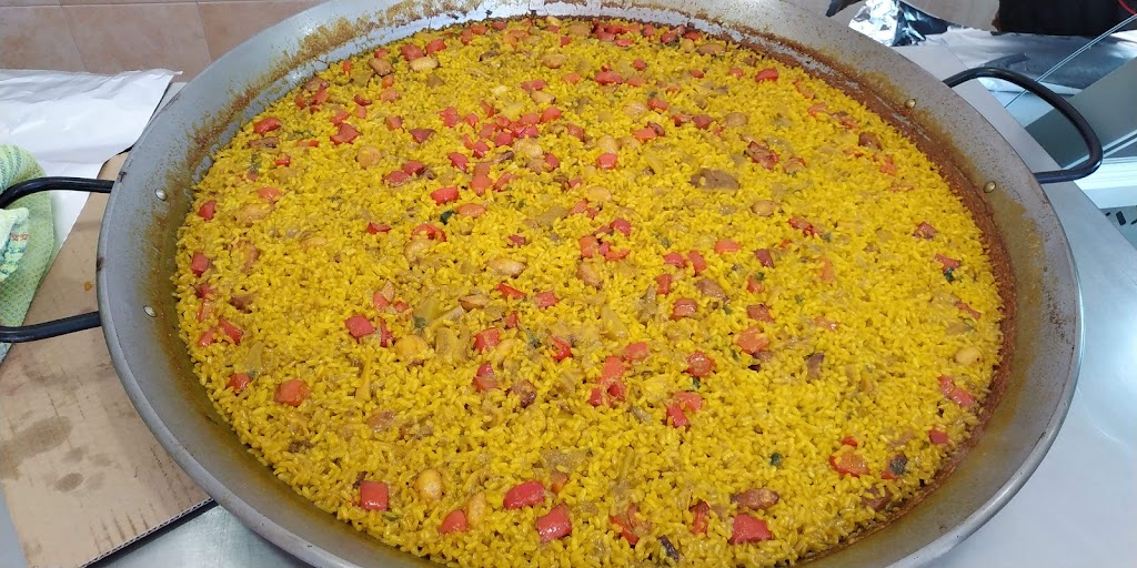 Palacio del Pollo Asado II — Comida y bebida