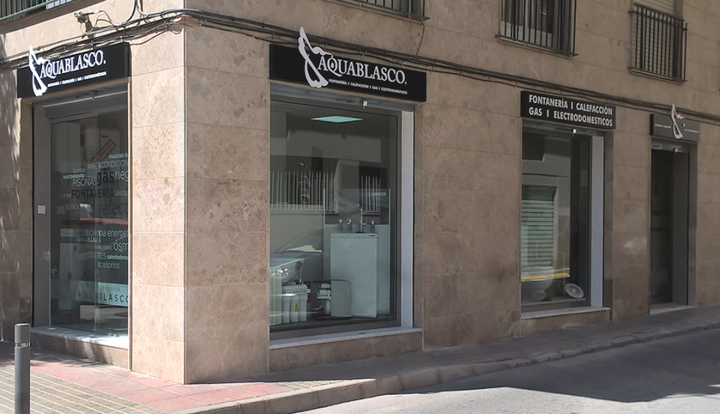 AquaBlasco — Exterior