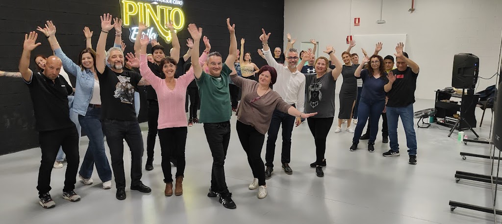 PINTO BAILA - Salsa y Bachata Desde Cero