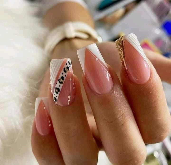 Yaro Nails