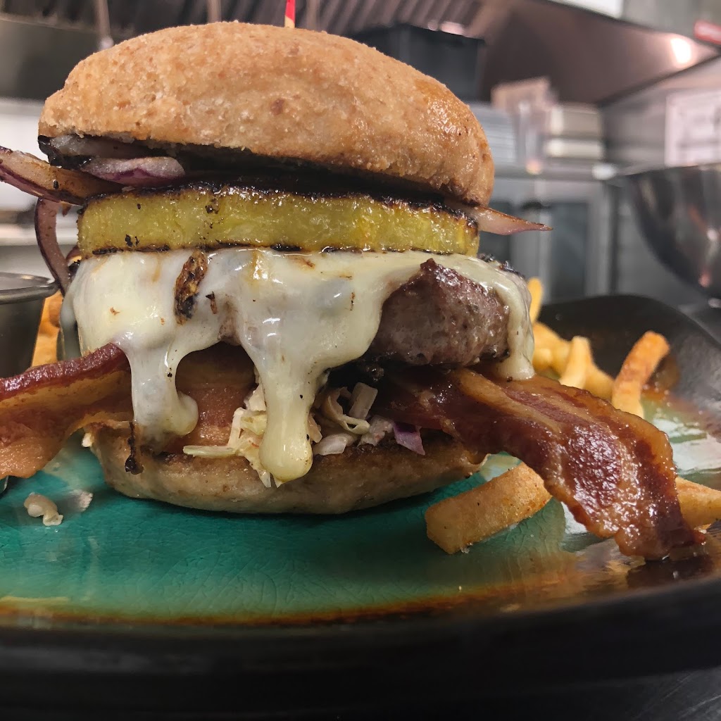  Wauwatiki Bar & Grill