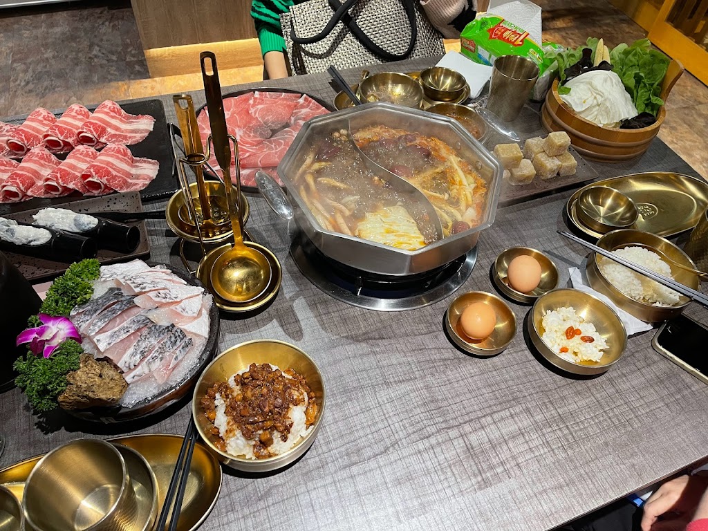 郭主義麻辣火鍋中和總店-中和美食 中和restaurant 中和火鍋 中和鍋物 中和麻辣鍋 中和必吃 的照片