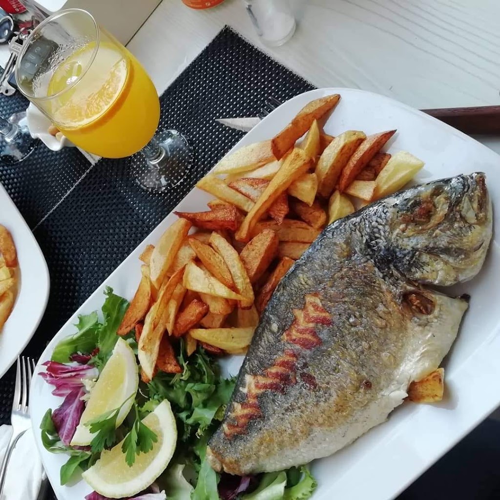 Bar Roca — Comida y bebida