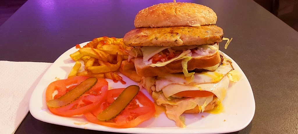 Teteria Cafe Mayssam — Comida y bebida