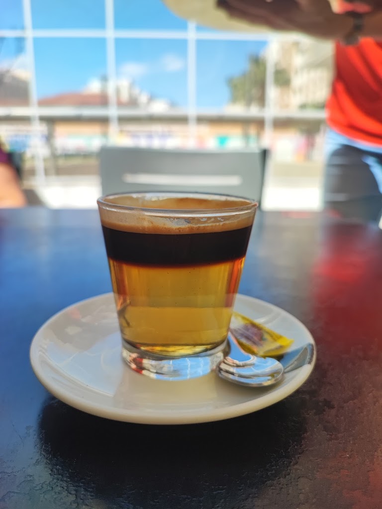 Escape Cafe - Bar — Cafe
