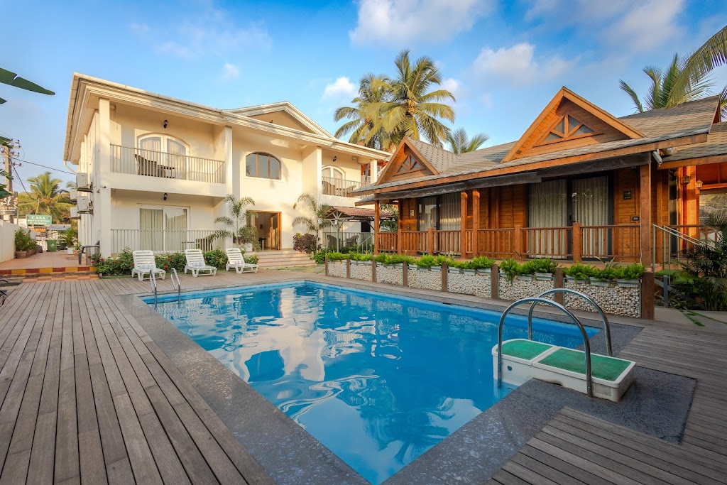 Foxoso Aaristo Baga Beach Resort