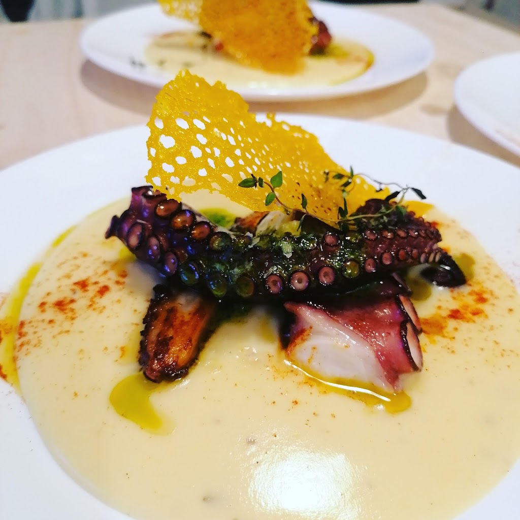 Bar La Gocha — Comida y bebida