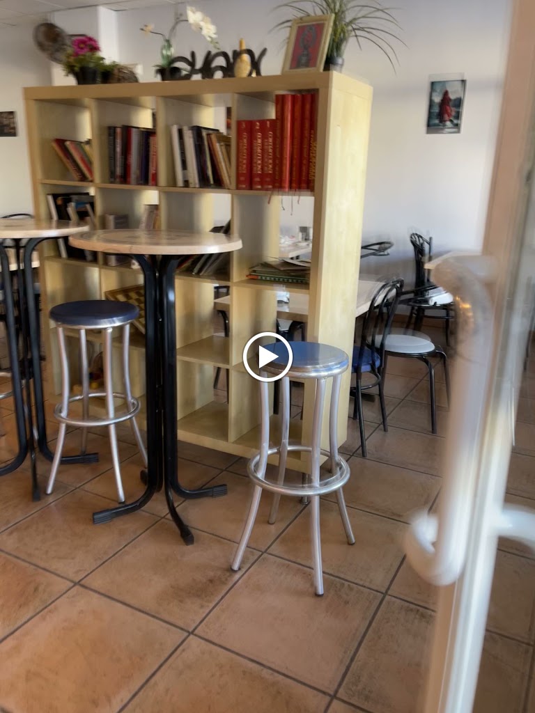 Cafe Bar Chani — Ambiente