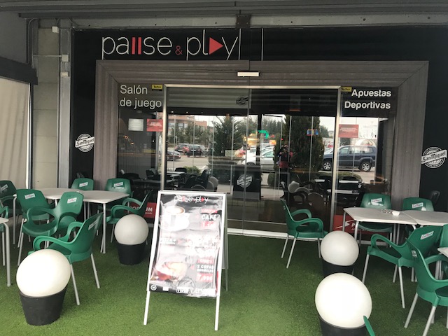 Salon de juego Pause & Play C.C. El Ventanal