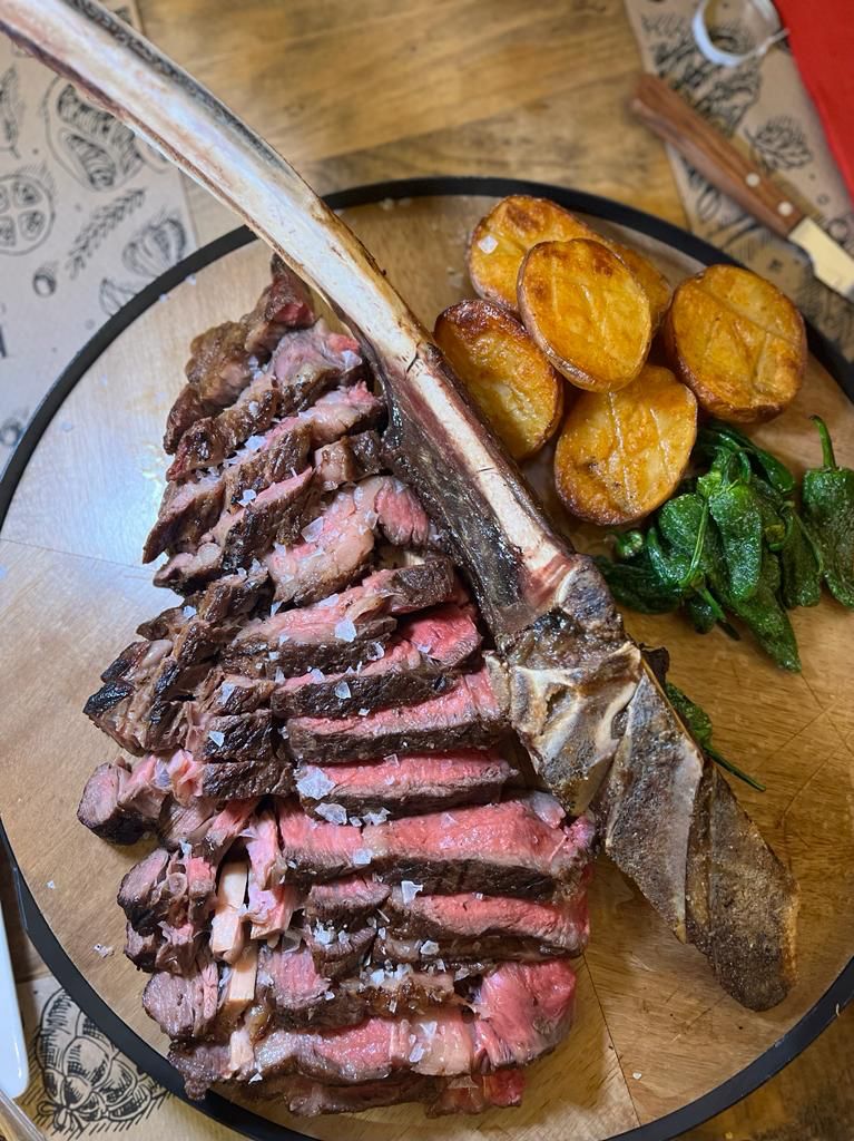 Asador Transylvania 3 (Paterna) — Comida y bebida