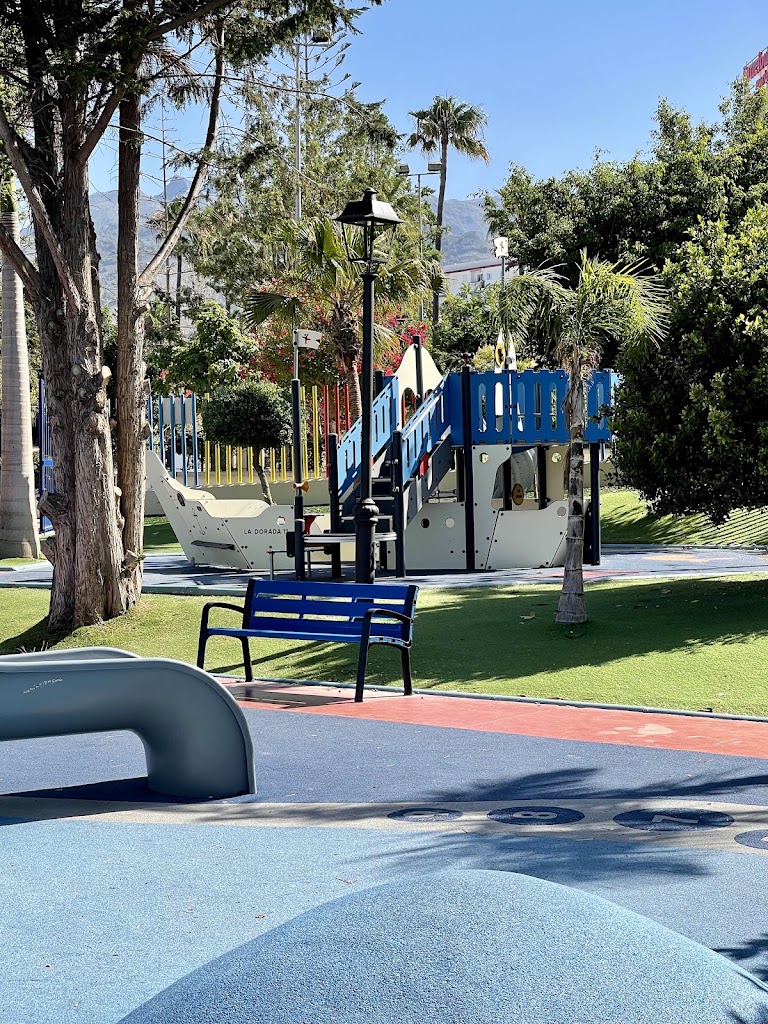 Barco de Chanquete La Dorada — Parque Infantil Verano Azul