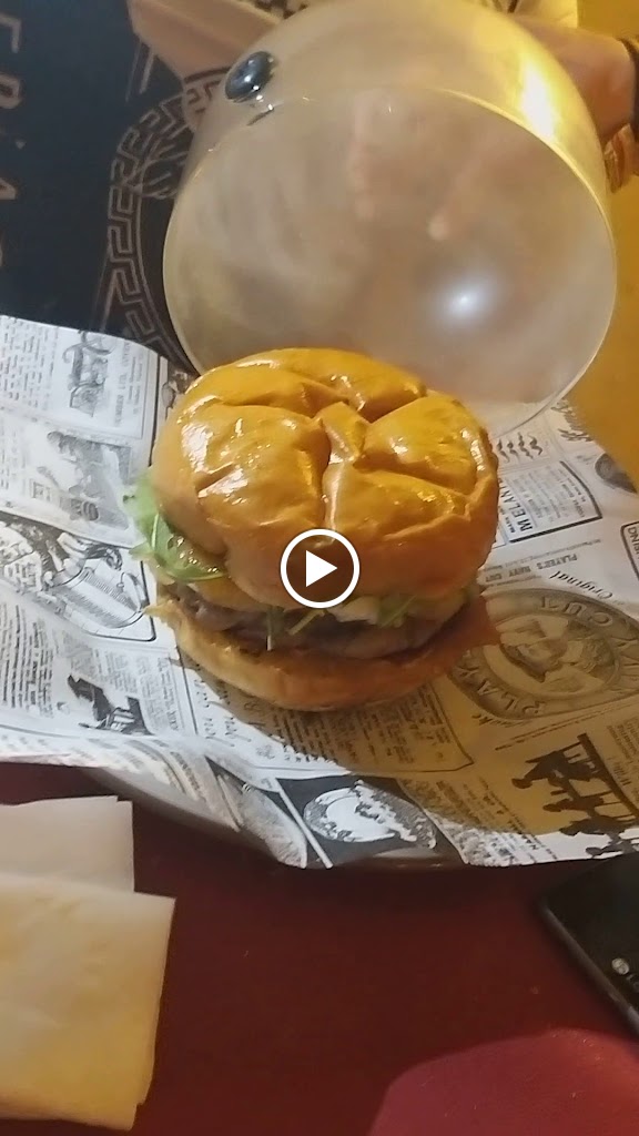 Oliver Bistro restaurante — Videos