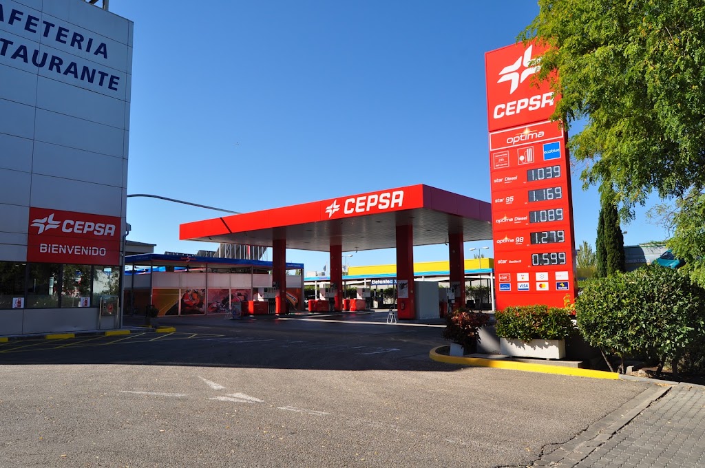 Cepsa Pinto - Area 365 — Exterior