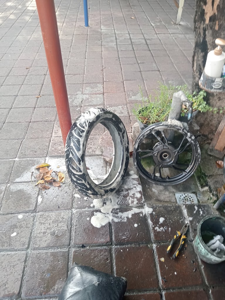 Heki Press Ban Tubles Mobil Motor ( Kediri )