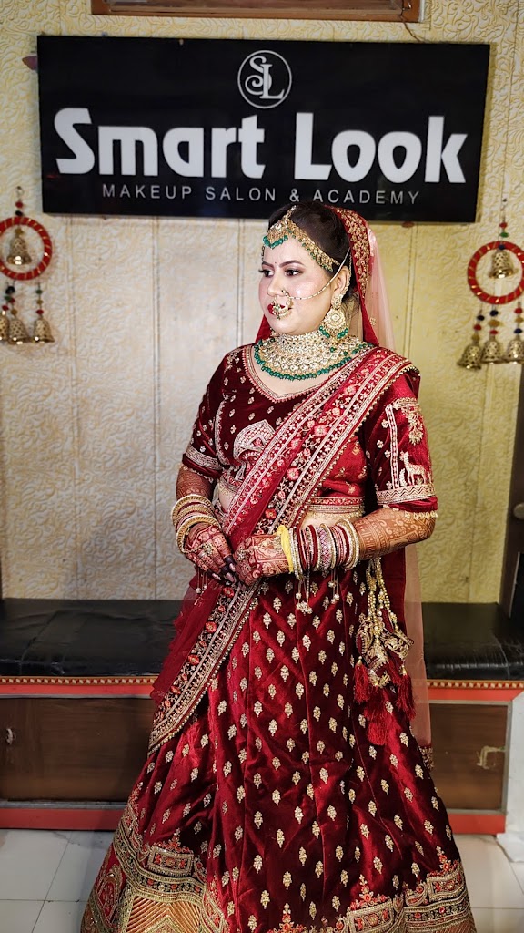 Smart Look Makeup Salon And Academy