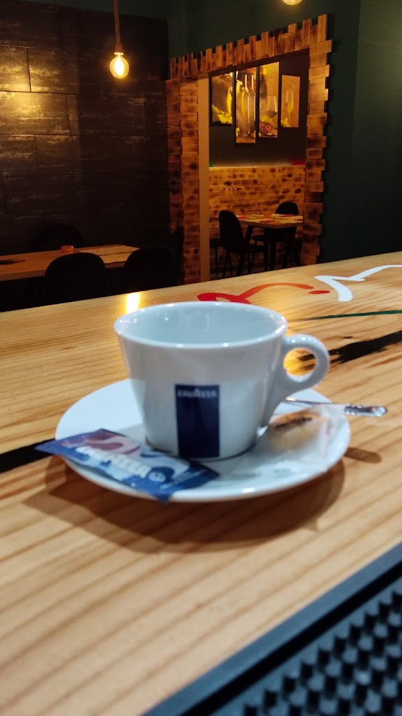 Restaurante Pizzeria Vesuvio — Comida y bebida