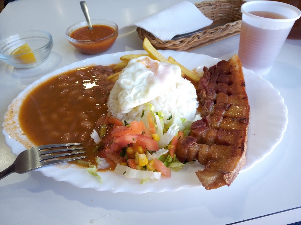El Rinconcito De Villalba — Comida y bebida