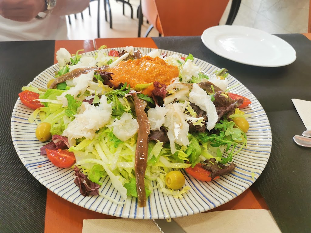 Bar Alexandra — Comida y bebida