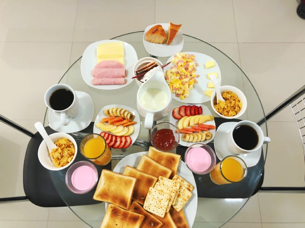 Comida y bebida