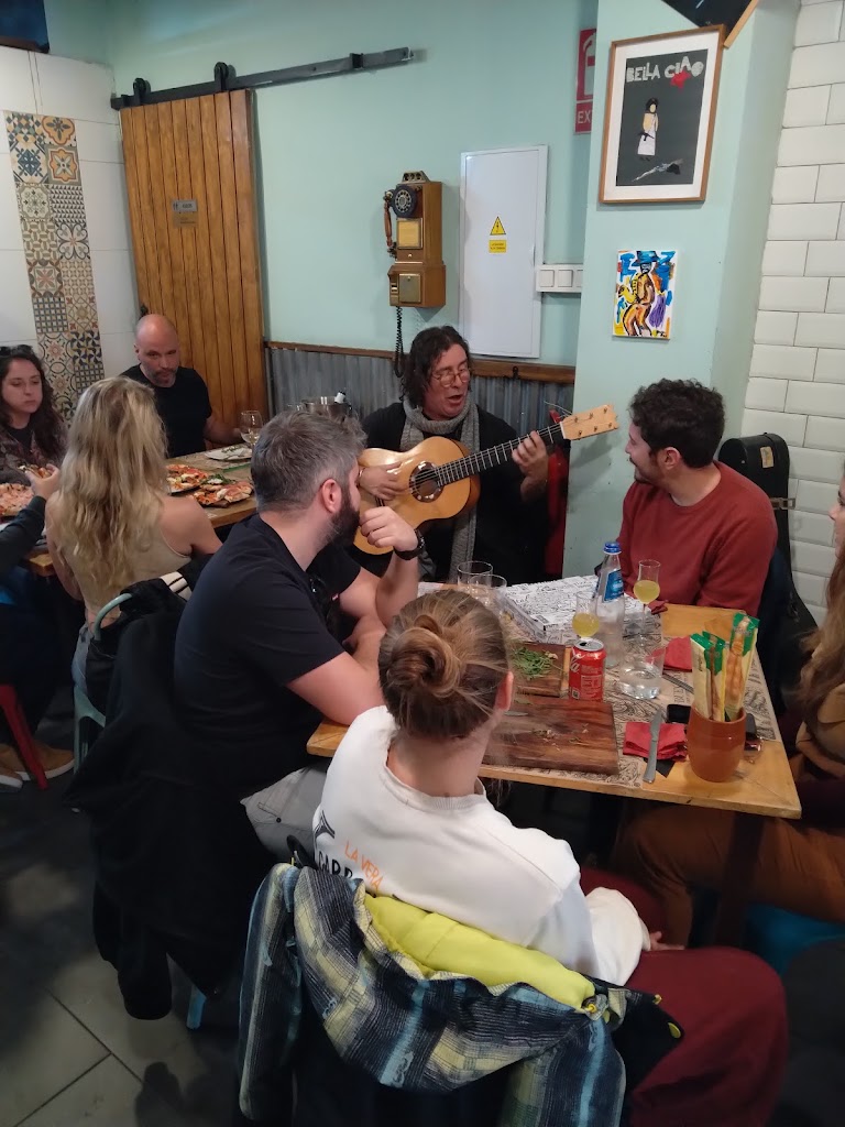 Pizzeria Los Clandestinos — Ambiente