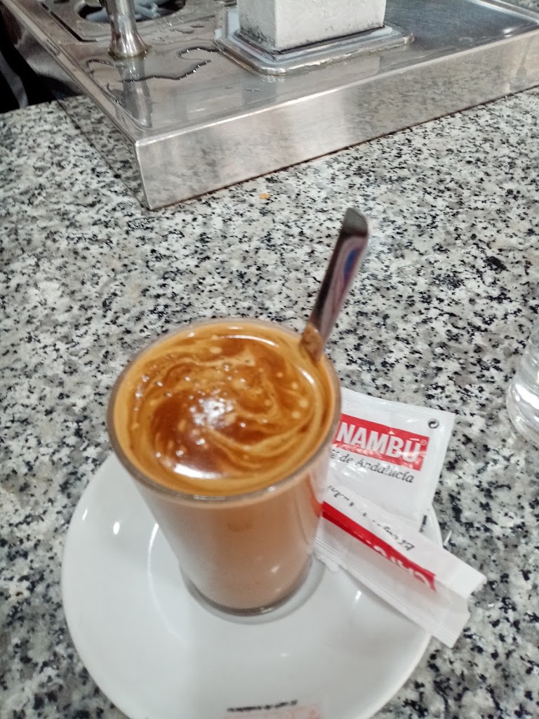 Bar Casa Lopez — Comida y bebida