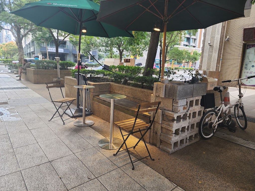 茶緣小冰室 下午茶 港式飲料店 楊枝甘露 拌麵 點心 蒸飯 菠蘿油 x 冰淇淋麻糬工作室 的照片
