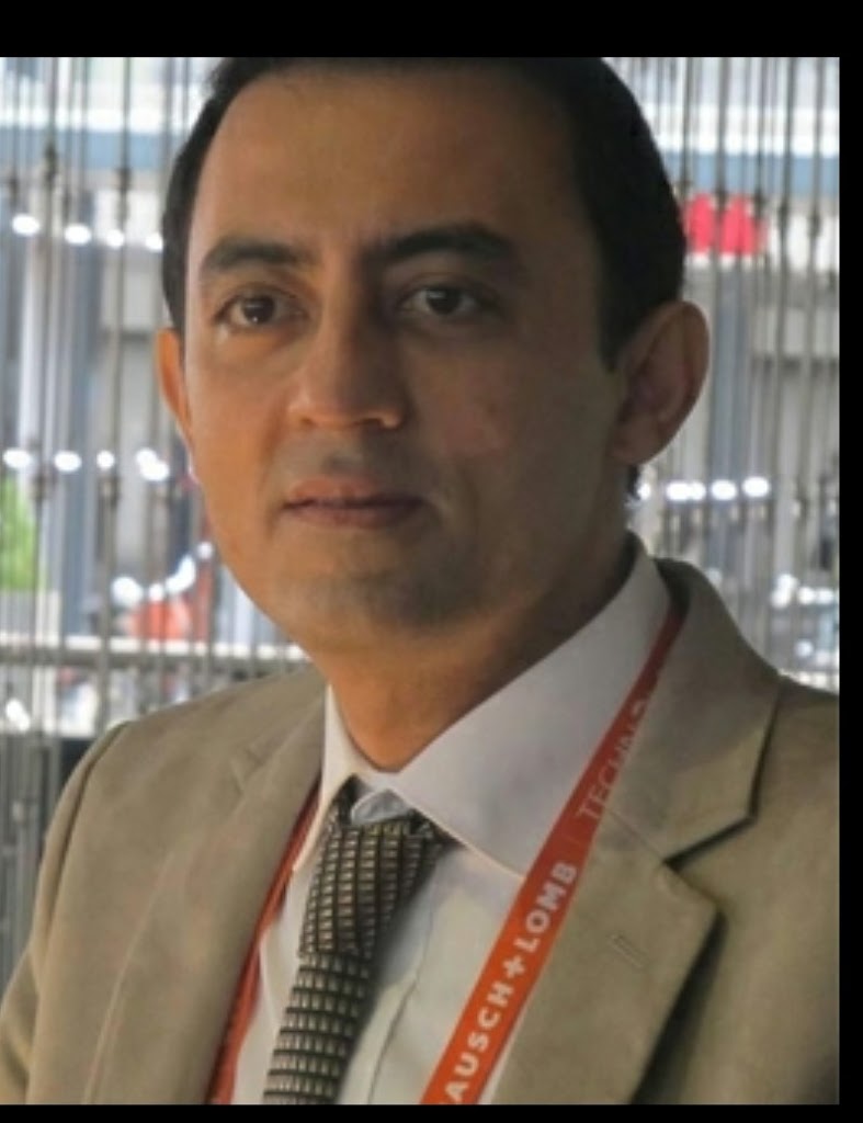 Dr Sanjeev Balani Eye Doctor In Kalyan L Cataract And Lasik Surgery In Kalyan