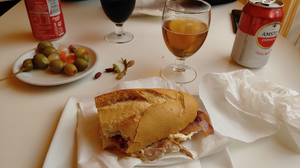 Bar Tano — Comida y bebida