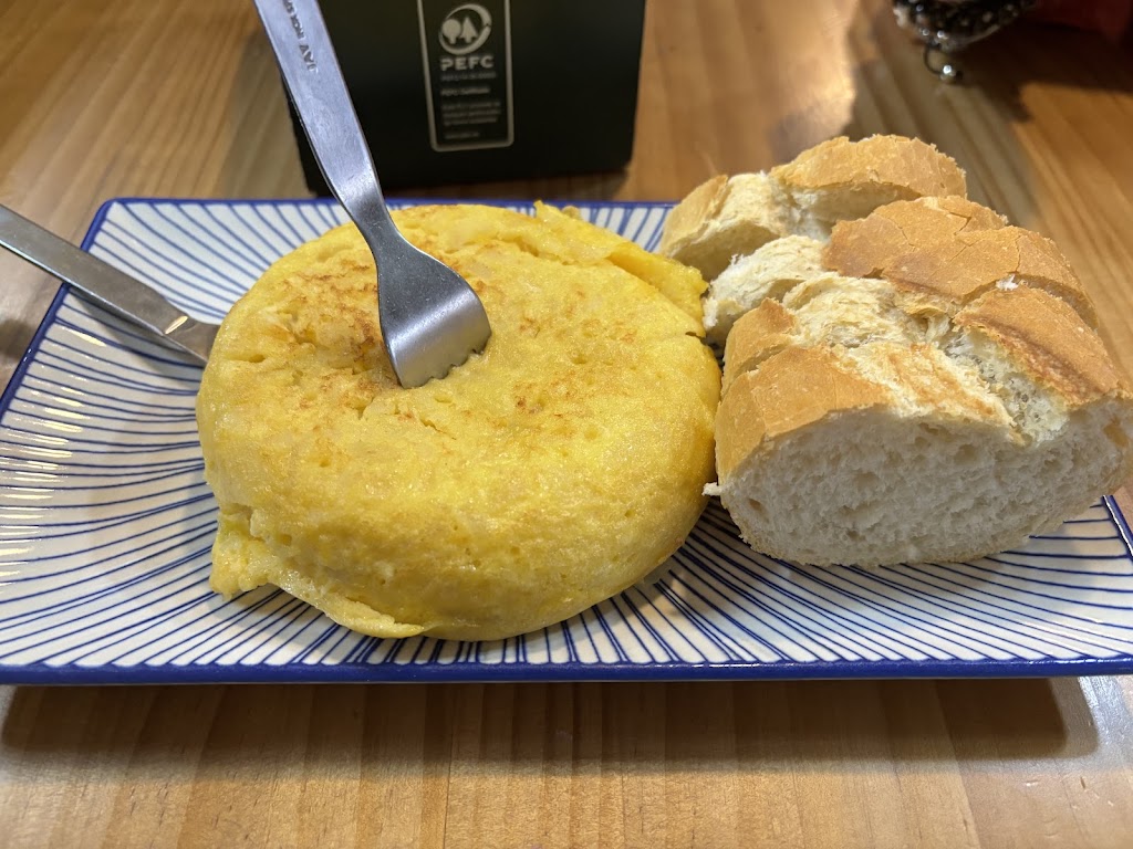 Bar Zahara Cafeteria — Comida y bebida