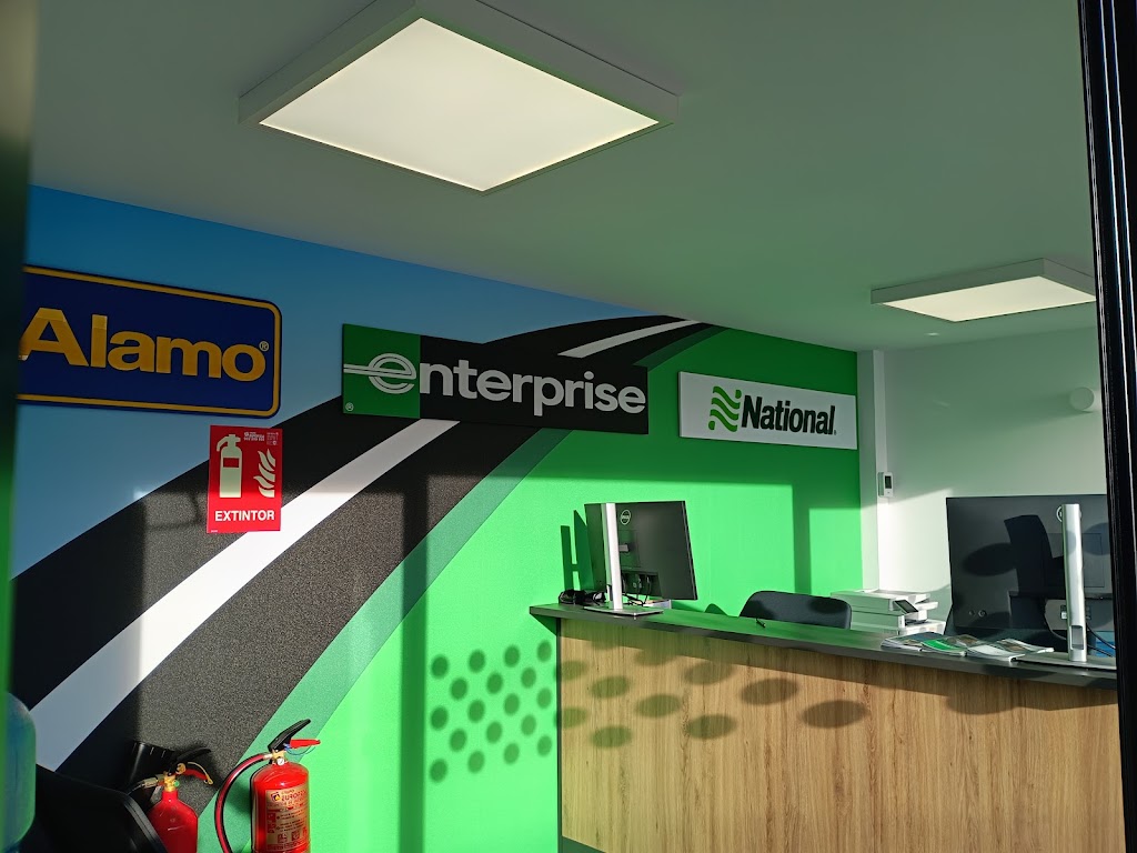 Enterprise Alquiler de Coches y Furgonetas - Estacion Figueres — Interior